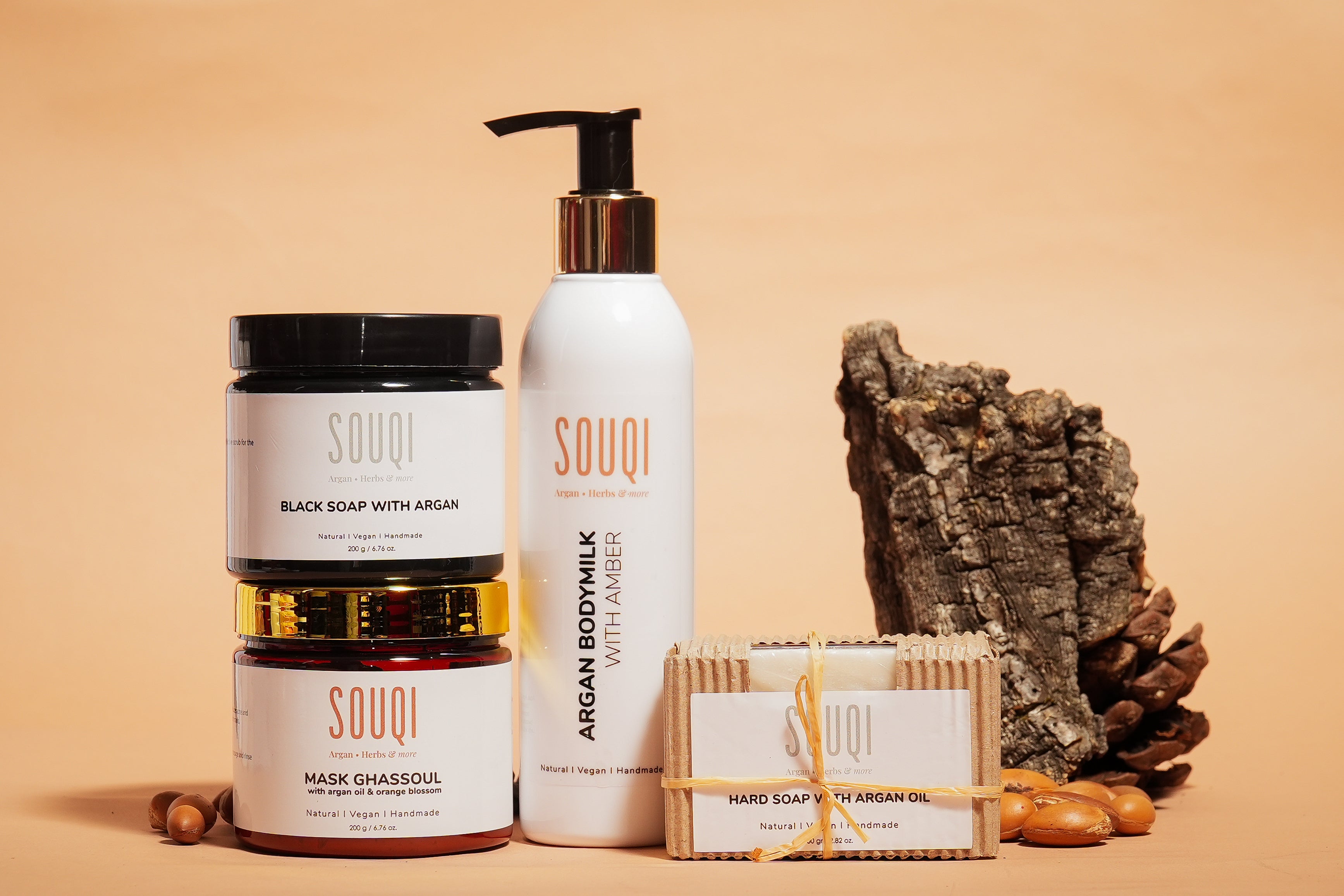 Souqi SAHARA Giftset met Argan bodymilk, zwarte zeep, Ghassoul masker en Arganzeep – natuurlijke verzorging met een warme ambergeur