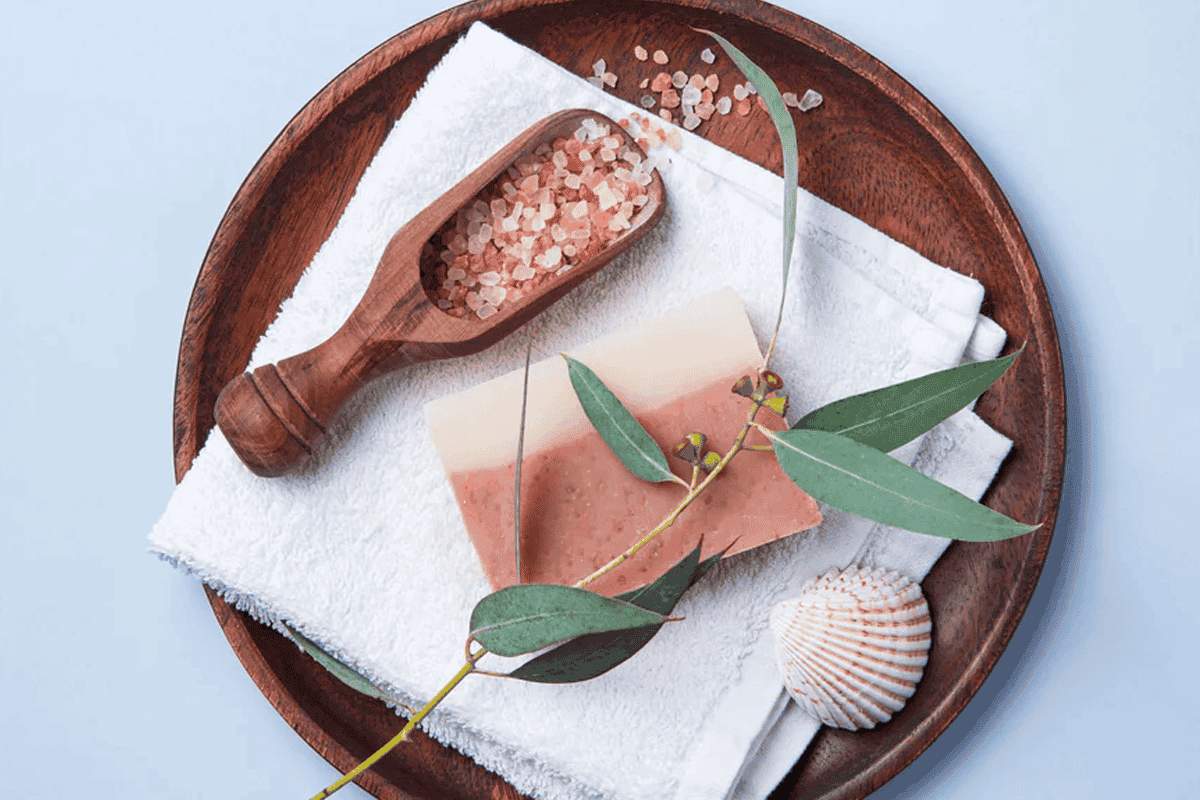 Himalaya zout Body scrub met eucalyptus - SOUQI NL