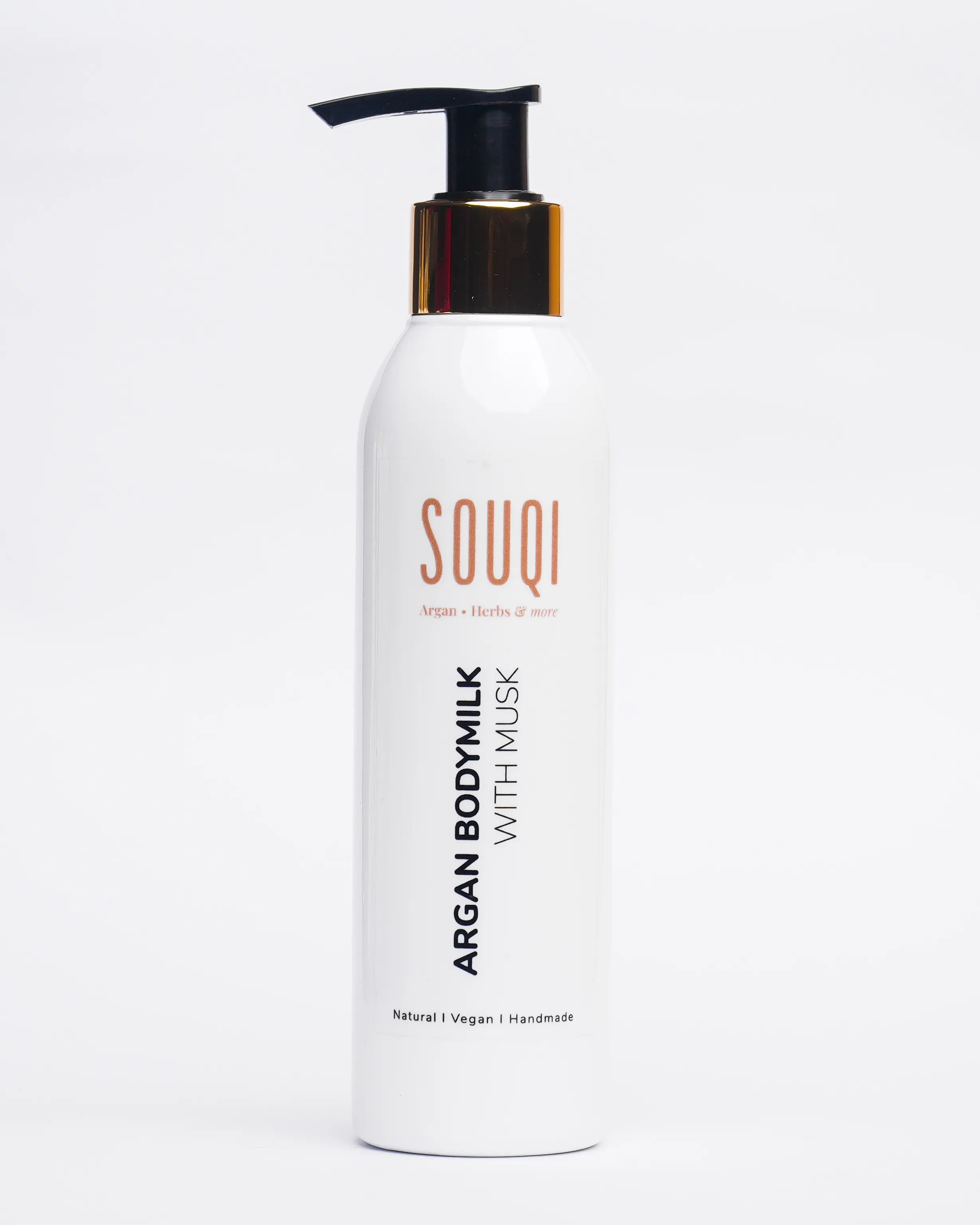 Souqi Argan Bodymilk Musk in gebruik - voedt en hydrateert de huid met een langdurige naturlijke musgeur
